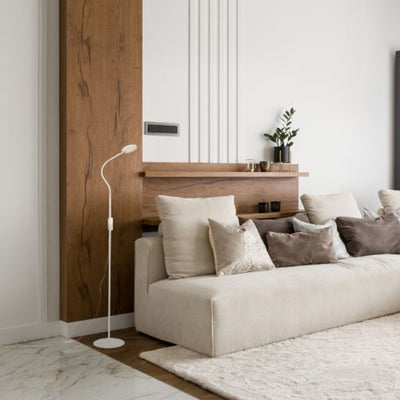 Stmievateľná stojanová lampa