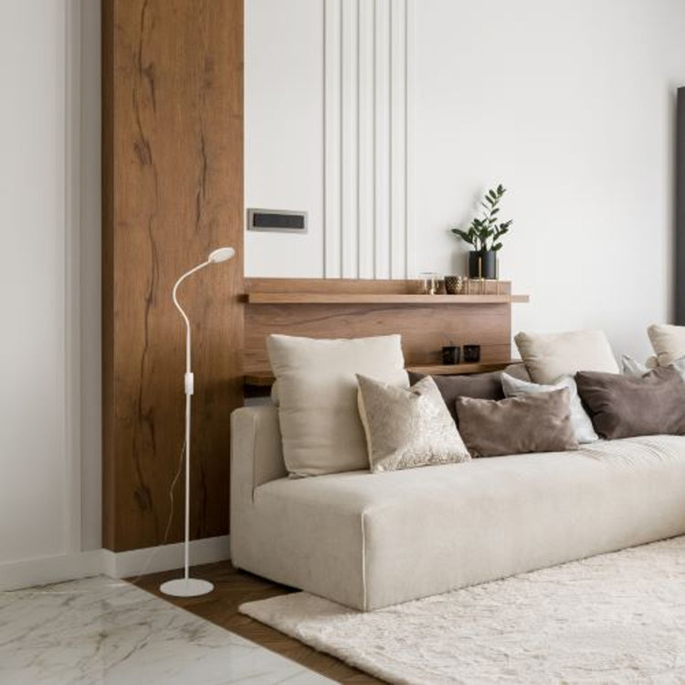 Stmievateľná stojanová lampa