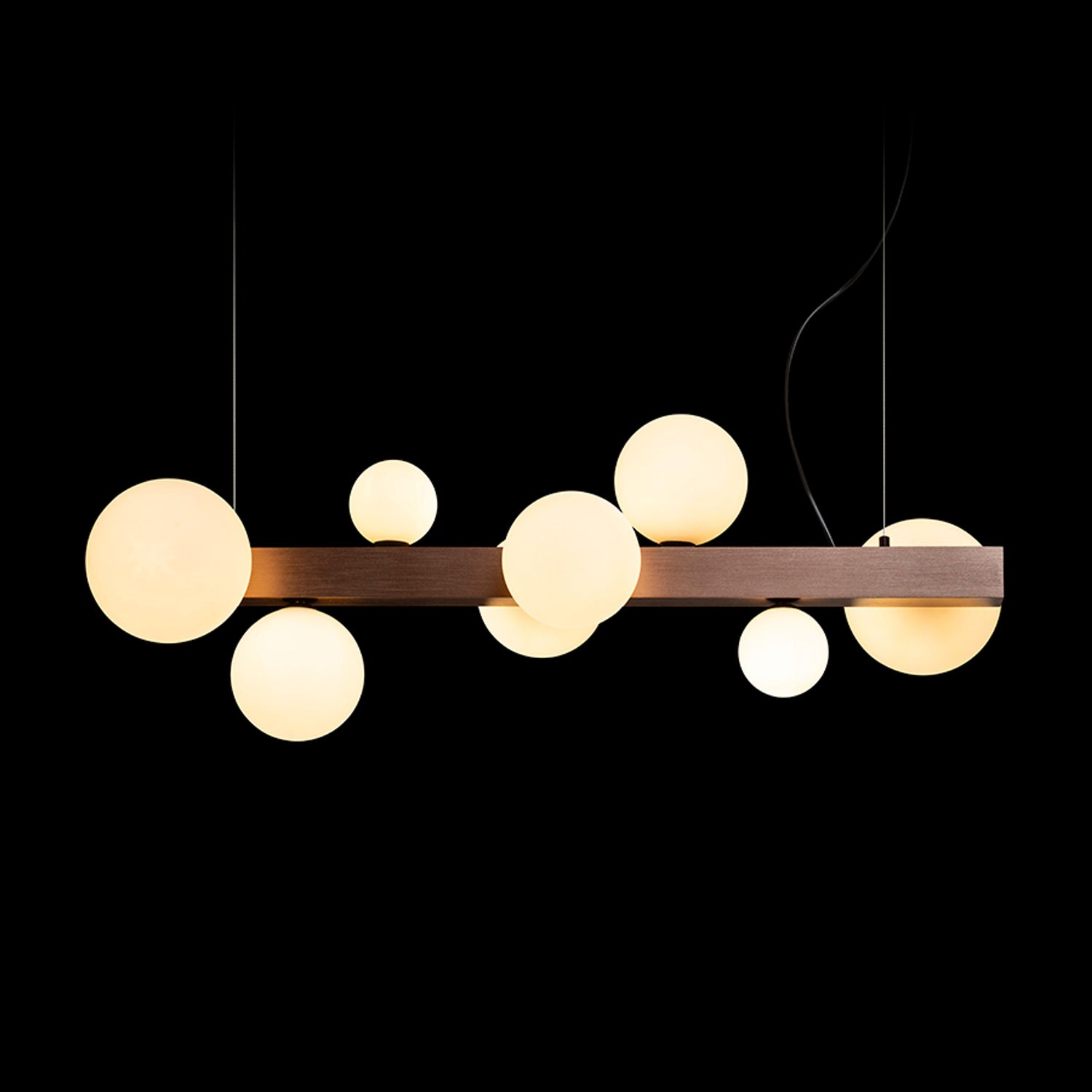 Moderné lustre do obývacej izby
