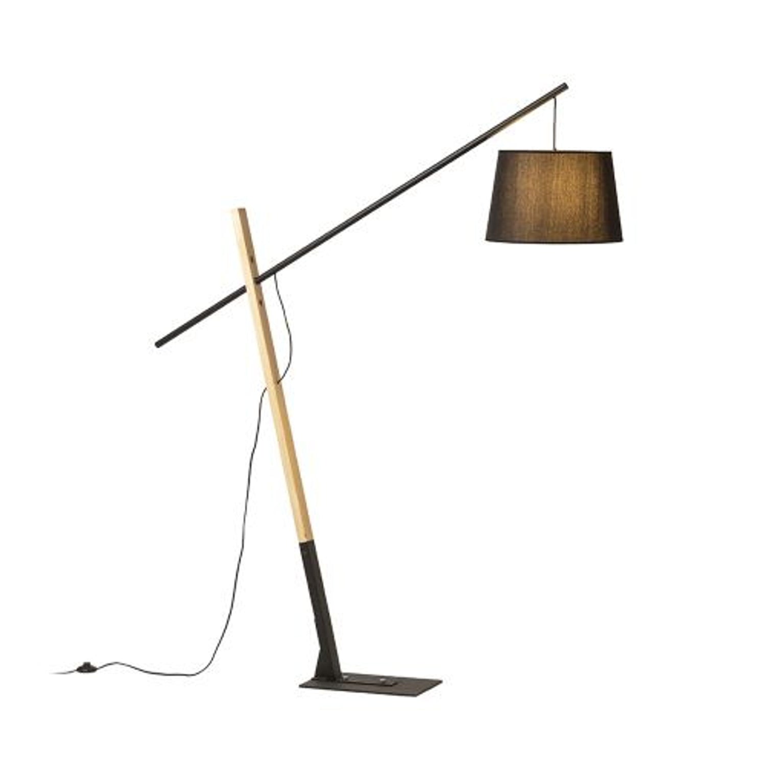 Drevená stojacia lampa